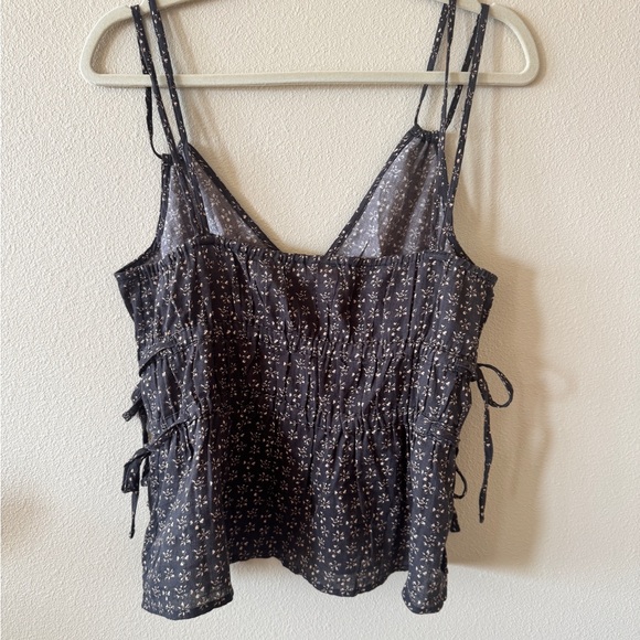 NWT! FAHERTY Sunbeam Top - Luna Mixed Print
SZ medium strappy tank - Picture 8 of 10